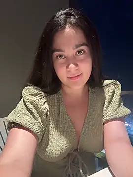 Snapshot of Nina_lovi chatting on 05-29-26, 01:03 Nina lovi online show from 05-29-26, 01:03