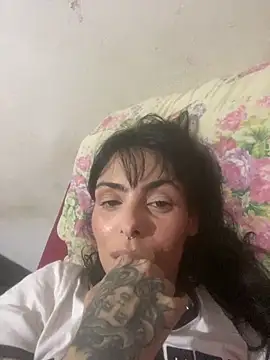 Snapshot of Sarah-safada chatting on 02-20-26, 03:58 Sarah-safada online show from 02-20-26, 03:58