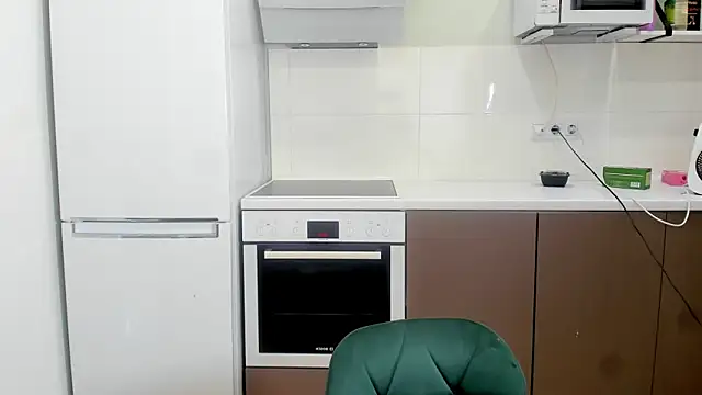 Your Masha online show from 04-21-26, 06:41