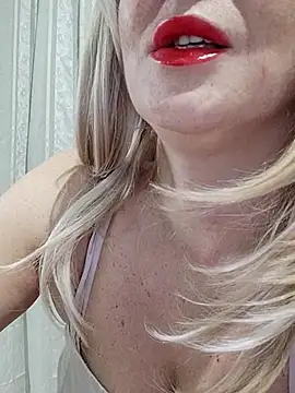 Vivian115 online show from 10-19-25, 07:47