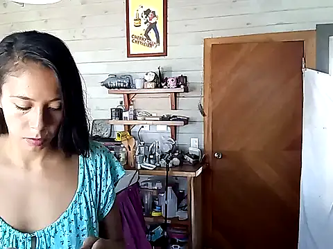 Snapshot of Luna-Natural chatting on 12-15-24, 02:59 Luna-Natural online show from 12-15-24, 02:59