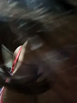 Snapshot of AbellaLizz chatting on 10-31-25, 07:53 AbellaLizz online show from 10-31-25, 07:53