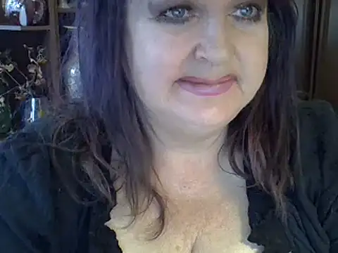 Snapshot of ElenaZed chatting on 02-13-25, 09:30 ElenaZed online show from 02-13-25, 09:30