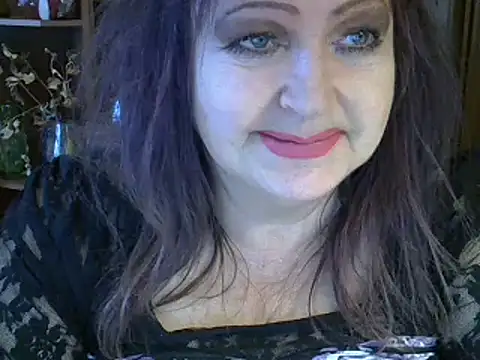 Snapshot of ElenaZed chatting on 02-18-25, 07:32 ElenaZed online show from 02-18-25, 07:32