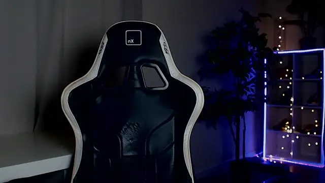 Snapshot of Queensy_Sins chatting on 09-12-25, 09:48 Queensy Sins online show from 09-12-25, 09:48