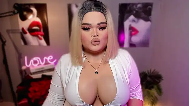 KarolinaThompson online show from 10-22-25, 05:56