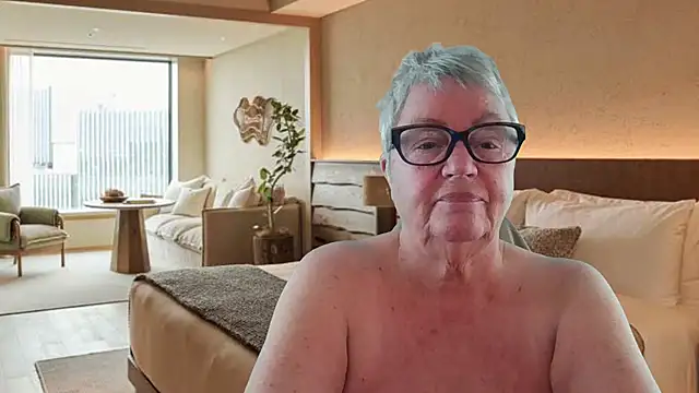 GrannyChrissy68 online show from 06-05-26, 12:33