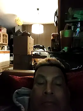 Snapshot of gayphotograper chatting on 12-15-25, 01:32 gayphotograper online show from 12-15-25, 01:32