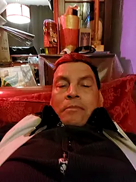 Snapshot of gayphotograper chatting on 12-20-25, 09:22 gayphotograper online show from 12-20-25, 09:22