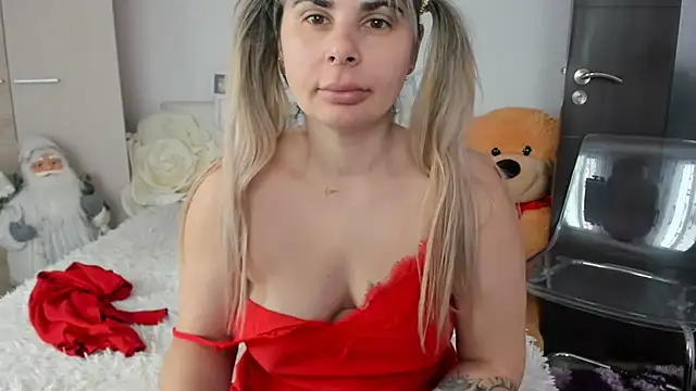 Snapshot of sweetemy4u chatting on 01-19-26, 09:13 sweetemy4u online show from 01-19-26, 09:13