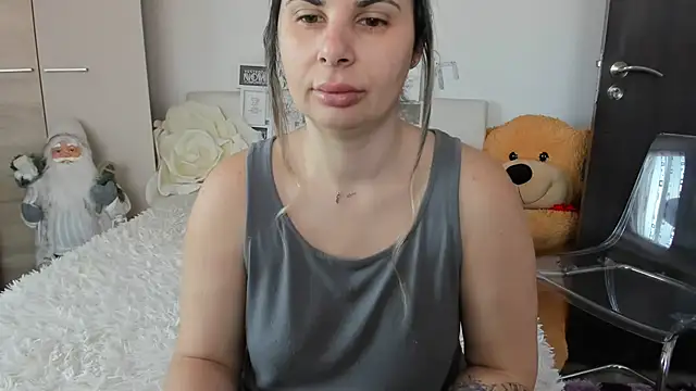 Snapshot of sweetemy4u chatting on 02-25-26, 07:18 sweetemy4u online show from 02-25-26, 07:18