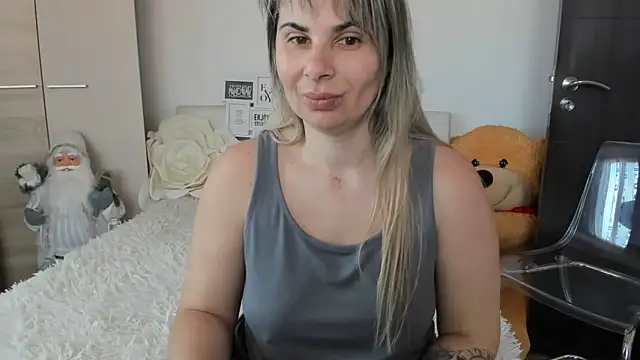 Snapshot of sweetemy4u chatting on 03-10-26, 08:52 sweetemy4u online show from 03-10-26, 08:52