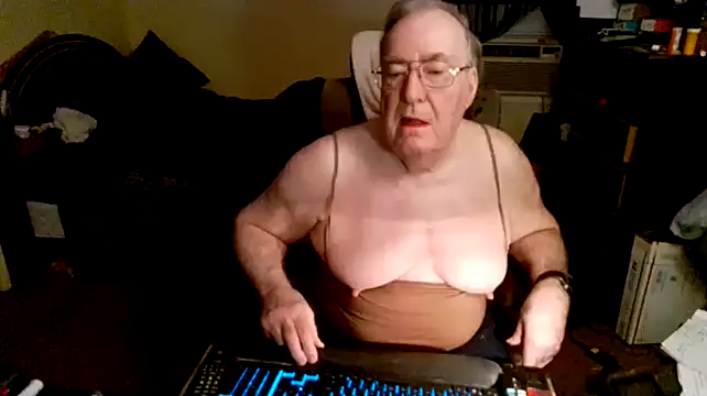 Toastir online show from 12-23-24, 02:39