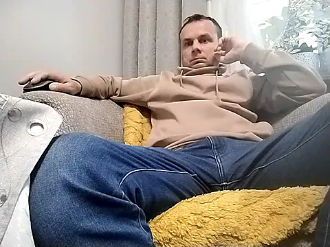 grzes19763 online show from 10-10-25, 07:29