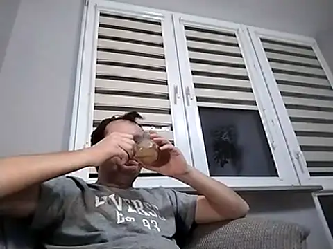 Snapshot of grzes19763 chatting on 12-19-25, 03:19 grzes19763 online show from 12-19-25, 03:19