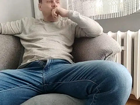 Snapshot of grzes19763 chatting on 03-12-26, 08:53 grzes19763 online show from 03-12-26, 08:53