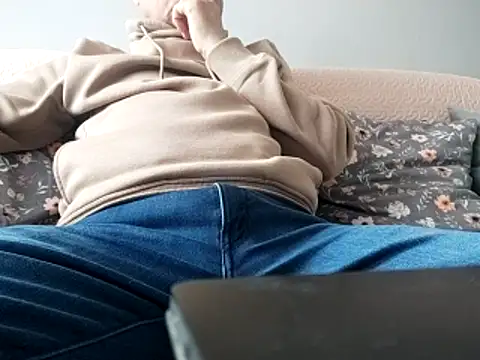 grzes19763 online show from 04-08-26, 08:58