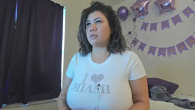 Snapshot of Bigt3ti chatting on 06-14-26, 08:44 Bigt3ti online show from 06-14-26, 08:44