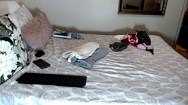 Snapshot of FitSelina66 chatting on 03-19-25, 07:49 FitSelina66 online show from 03-19-25, 07:49