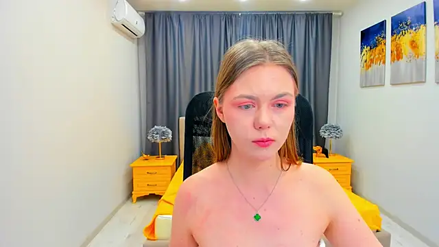 Strawberrye online show from 01-25-25, 09:36