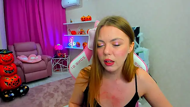 Strawberrye online show from 11-04-25, 03:27