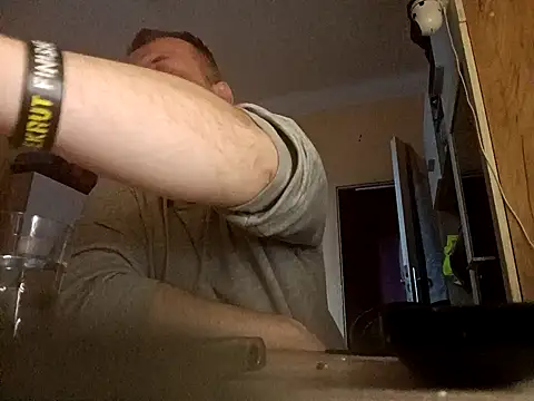 MrWhitePL online show from 02-15-25, 02:44