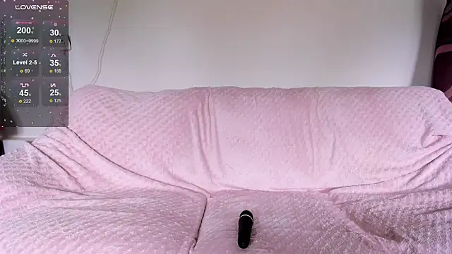Snapshot of luxurydoll21 chatting on 05-17-26, 09:49 luxurydoll21 online show from 05-17-26, 09:49