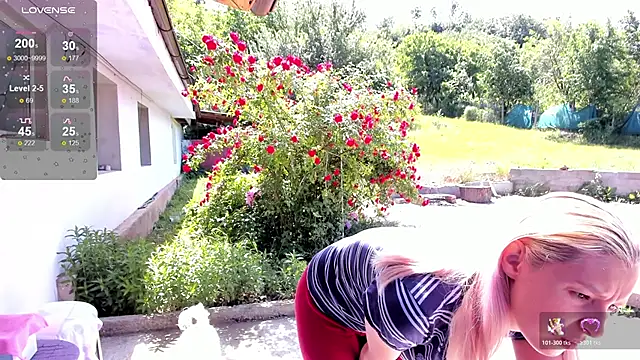 Snapshot of luxurydoll21 chatting on 05-30-26, 11:18 luxurydoll21 online show from 05-30-26, 11:18