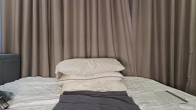 LucyNuty online show from 11-30-25, 05:11