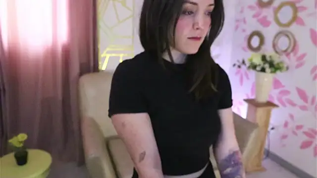 Snapshot of molly_marmalade_ chatting on 02-24-25, 03:31 molly marmalade online show from 02-24-25, 03:31