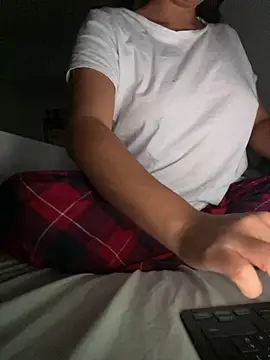 Snapshot of Aestheticsgirl chatting on 10-07-25, 10:07 Aestheticsgirl online show from 10-07-25, 10:07