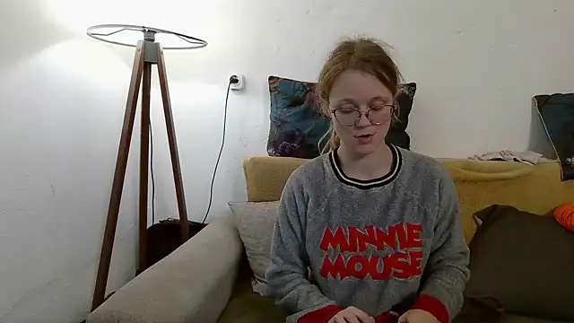 Snapshot of little-leni chatting on 01-07-26, 08:00 little-leni online show from 01-07-26, 08:00