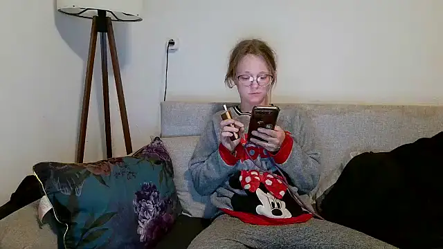 little-leni online show from 03-19-26, 07:29