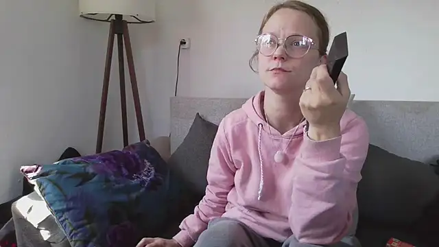 little-leni online show from 04-01-26, 10:38