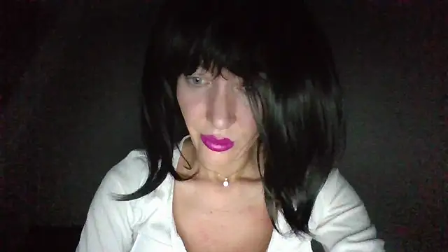 Snapshot of suuzykiss chatting on 03-07-25, 10:21 suuzykiss online show from 03-07-25, 10:21