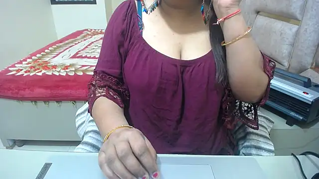 Snapshot of Shanvi_ chatting on 02-19-25, 03:28 Shanvi online show from 02-19-25, 03:28