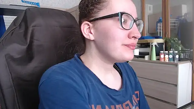 Snapshot of AnKey_Rayah chatting on 02-14-25, 04:26 AnKey Rayah online show from 02-14-25, 04:26