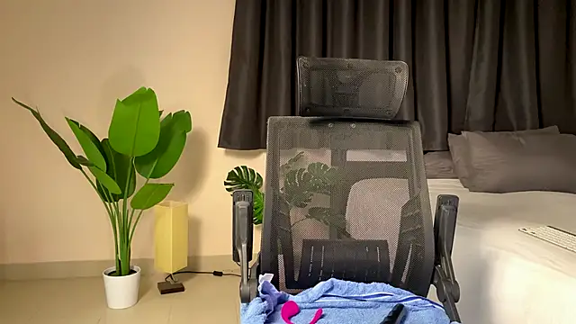 Snapshot of KatnessHot chatting on 09-11-25, 10:59 KatnessHot online show from 09-11-25, 10:59