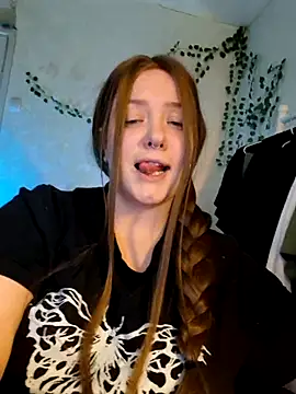 Sophia Edwards online show from 04-06-26, 12:08