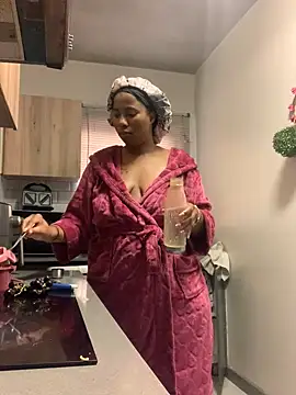 CurvyDesire1 online show from 02-21-25, 04:40