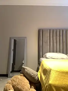 CurvyDesire1 online show from 04-09-26, 05:07