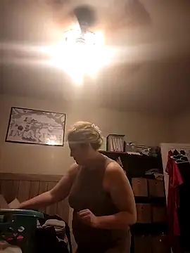 Hleigh327 online show from 03-18-25, 03:31