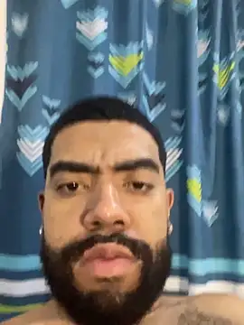 Snapshot of Aroon_Stonne chatting on 10-08-25, 05:05 Aroon Stonne online show from 10-08-25, 05:05