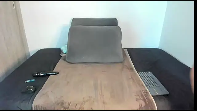 Snapshot of AmeliPonce chatting on 06-14-26, 03:36 AmeliPonce online show from 06-14-26, 03:36