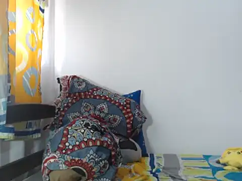 Snapshot of alisterxxx chatting on 03-10-25, 06:12 alisterxxx online show from 03-10-25, 06:12