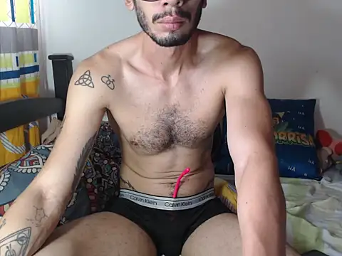 Snapshot of alisterxxx chatting on 11-07-25, 06:19 alisterxxx online show from 11-07-25, 06:19