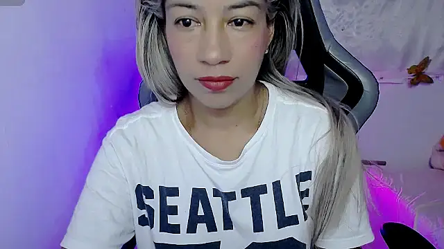 ninatiny online show from 11-07-25, 09:42