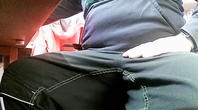 Snapshot of Cygnus58topchef chatting on 02-26-25, 02:46 Cygnus58topchef online show from 02-26-25, 02:46