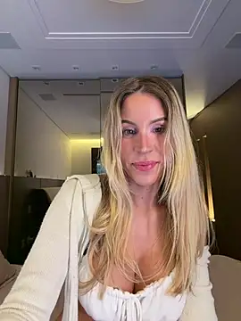 Snapshot of jasminesummer chatting on 07-20-26, 03:25 jasminesummer online show from 07-20-26, 03:25