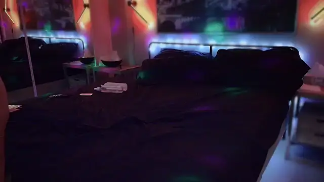 Snapshot of MikyFoxx chatting on 09-26-25, 09:46 MikyFoxx online show from 09-26-25, 09:46